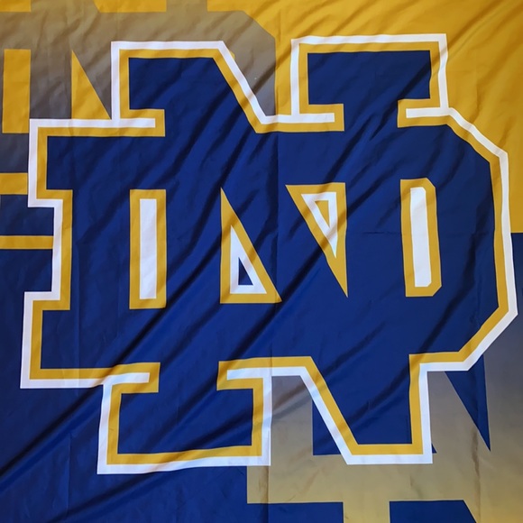 NCAA- NOTRE DAME Tapestry/wall banner- Gold, white, Navy-51x59 inches. Polyester - Picture 4 of 5